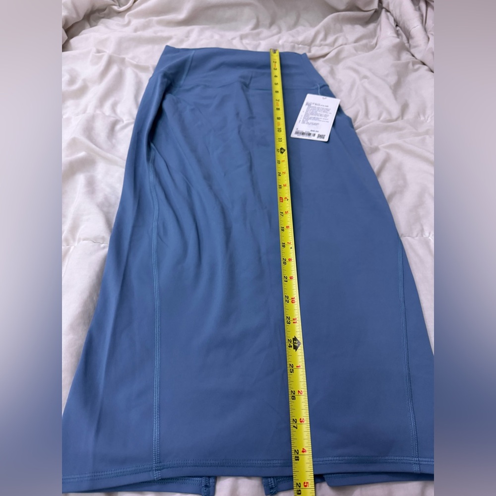 Lululemon nulu slim fit HR SKIRT NWT! Size 6 - Picture 5 of 15